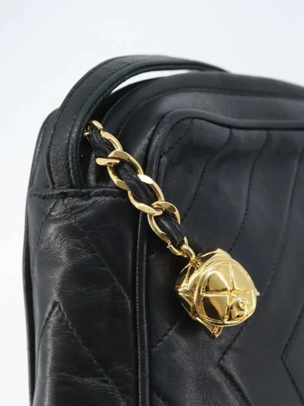 CHANEL Matelasse Shoulder Bag Lamb Skin Black Gold CC Auth gh1958